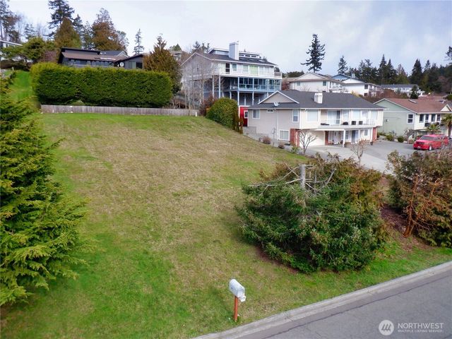 4512 Queen Ann Way, Anacortes, WA 98221