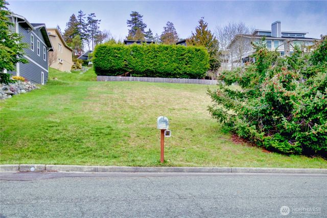 4512 Queen Ann Way, Anacortes, WA 98221