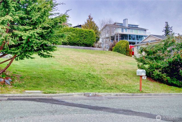 4512 Queen Ann Way, Anacortes, WA 98221