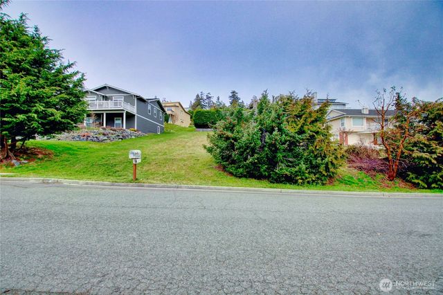 4512 Queen Ann Way, Anacortes, WA 98221