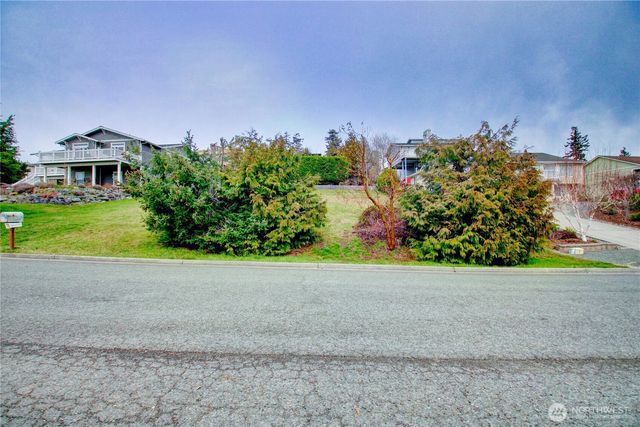 4512 Queen Ann Way, Anacortes, WA 98221