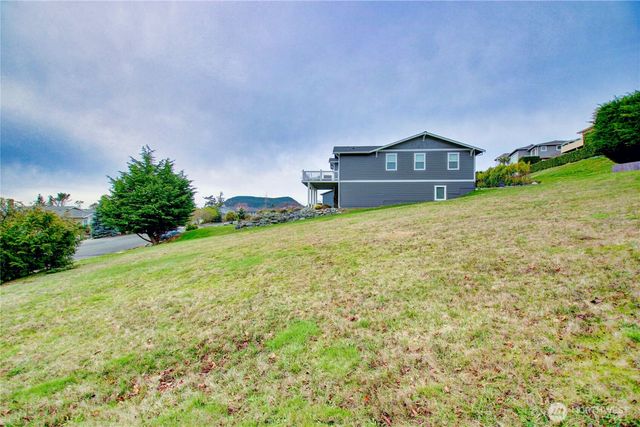 4512 Queen Ann Way, Anacortes, WA 98221