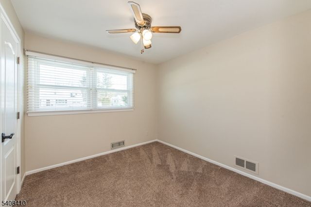 9 Robert Dr, East Hanover Twp., NJ 07936