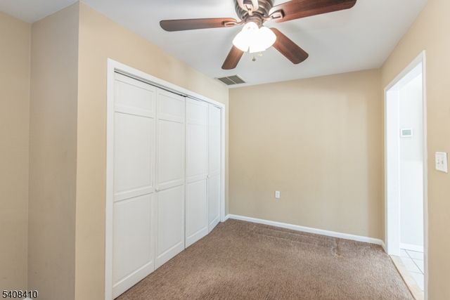 9 Robert Dr, East Hanover Twp., NJ 07936