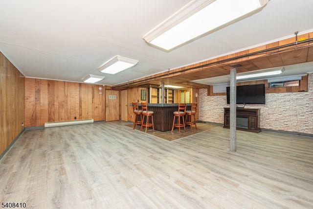 9 Robert Dr, East Hanover Twp., NJ 07936