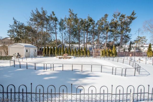 9 Robert Dr, East Hanover Twp., NJ 07936