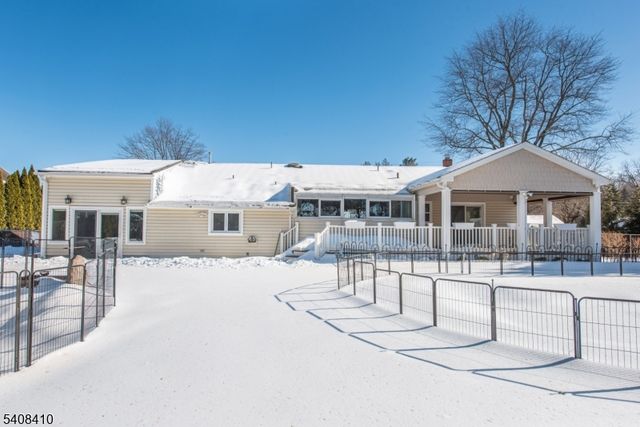 9 Robert Dr, East Hanover Twp., NJ 07936