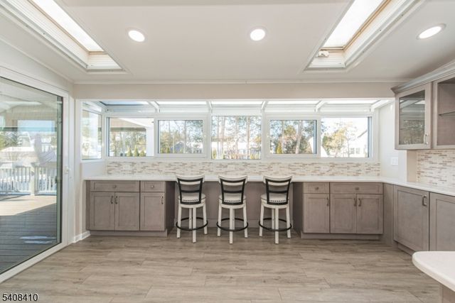 9 Robert Dr, East Hanover Twp., NJ 07936