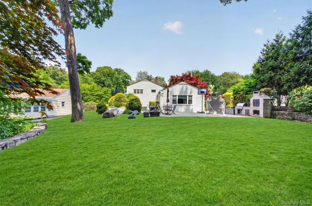 27 Meadow Road, Montrose, NY 10548