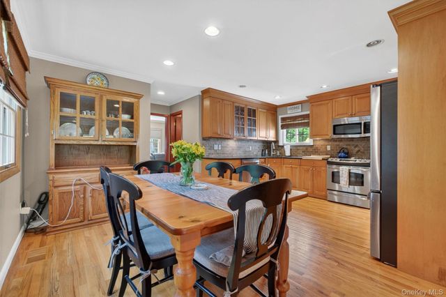 27 Meadow Road, Montrose, NY 10548