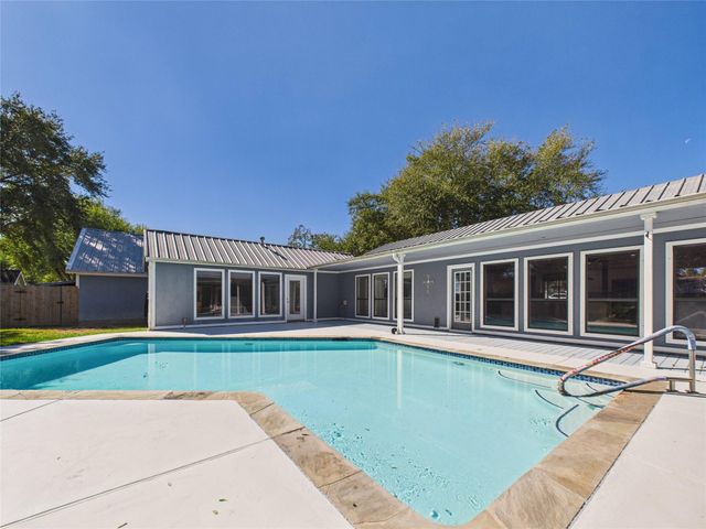435 3rd Street, San Leon, TX 77539