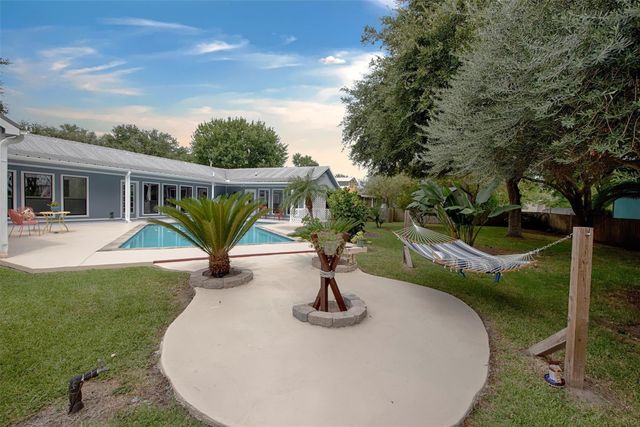 435 3rd Street, San Leon, TX 77539