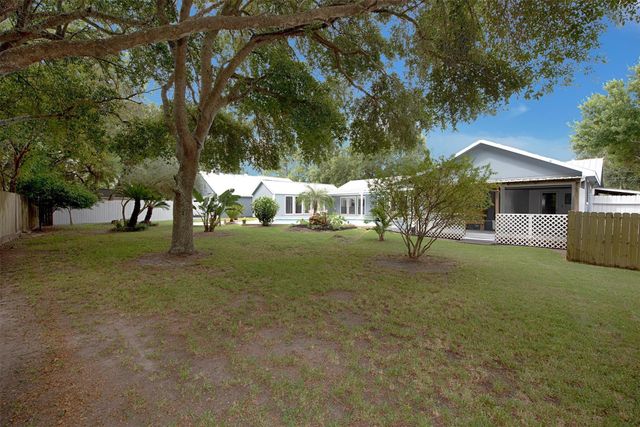 435 3rd Street, San Leon, TX 77539