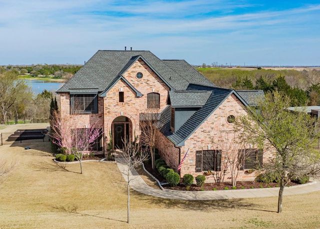 1020 Hilltop Drive, Lavon, TX 75166