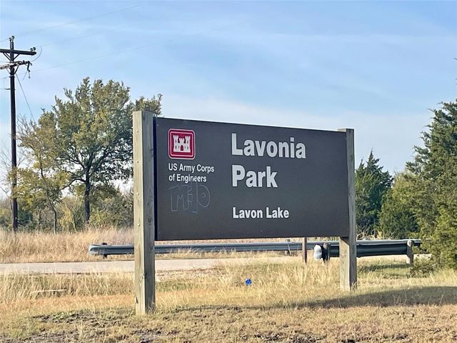 1020 Hilltop Drive, Lavon, TX 75166