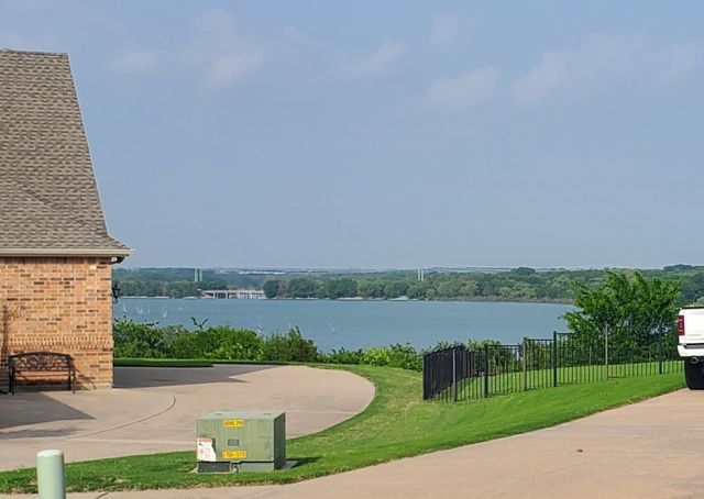 1020 Hilltop Drive, Lavon, TX 75166
