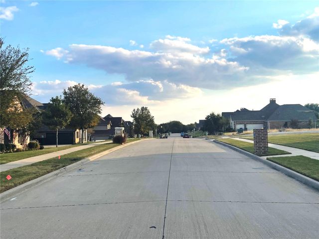 1020 Hilltop Drive, Lavon, TX 75166