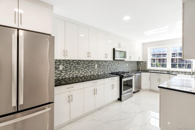 147-48 76th Road, Flushing, NY 11367