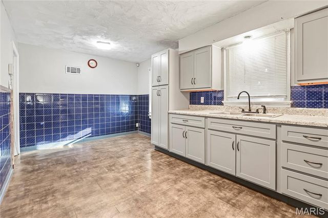 3801 Avondale Avenue, St Louis, MO 63121