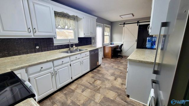 1996 Putter Circle NE, Arab, AL 35016