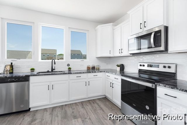 1606 Autumn Banks Way 93p, High Shoals, NC 28077