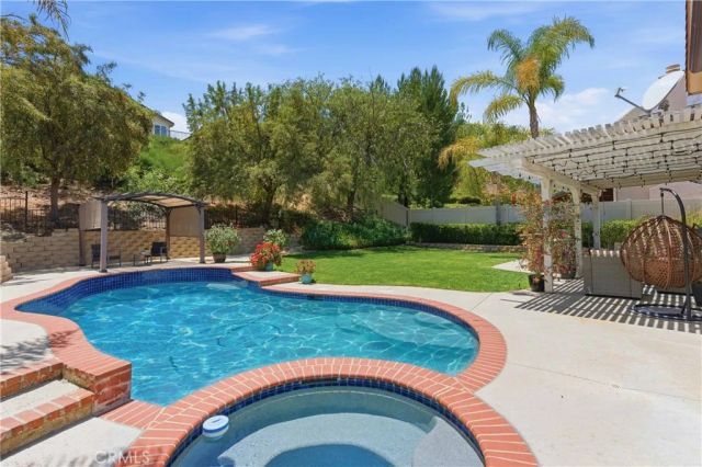 18304 Avocet Court, Canyon Country, CA 91387