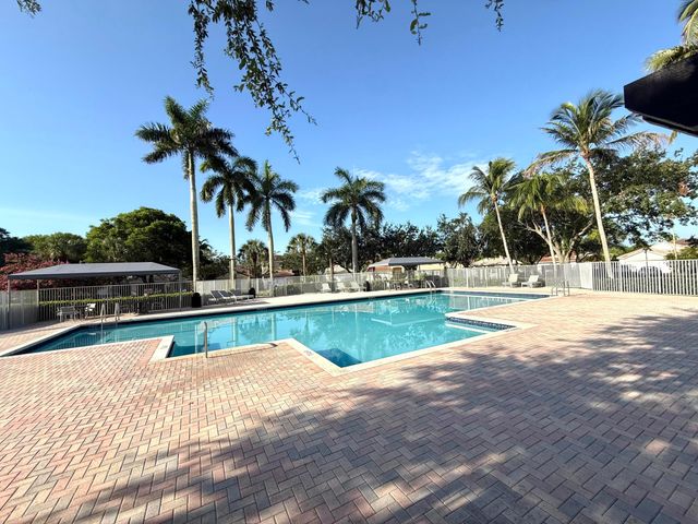 2046 Madeira Drive, Weston, FL 33327
