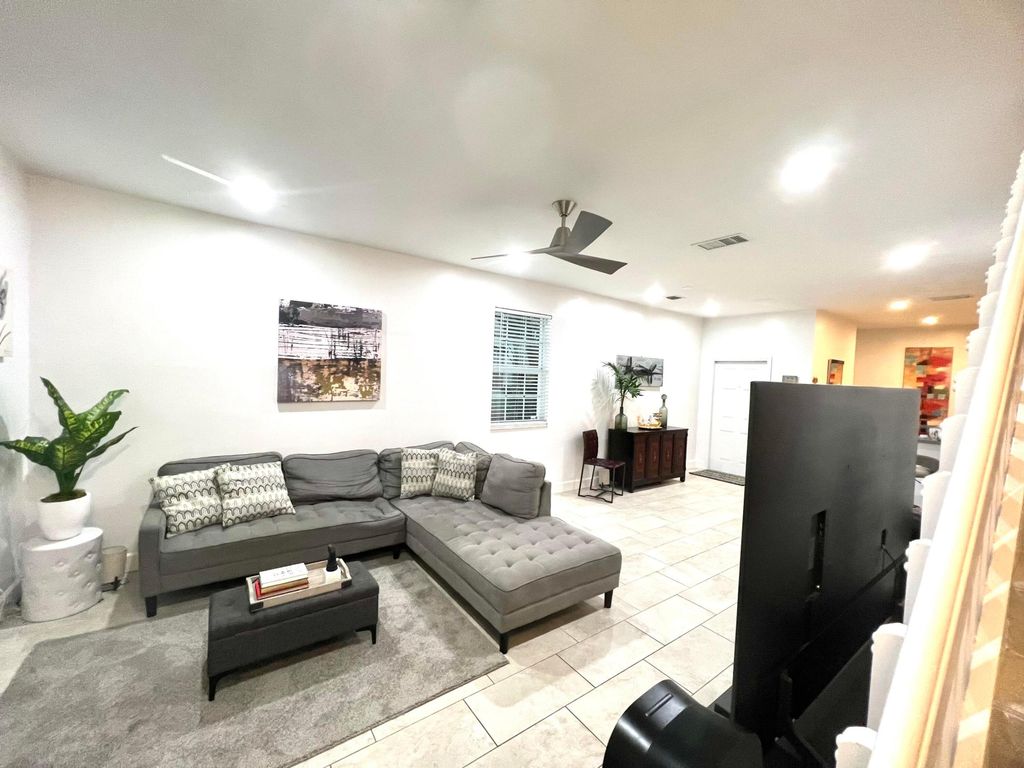 2046 Madeira Drive, Weston, FL 33327