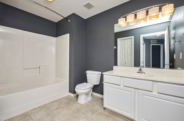 8610 Ep True Parkway 7004, West Des Moines, IA 50266