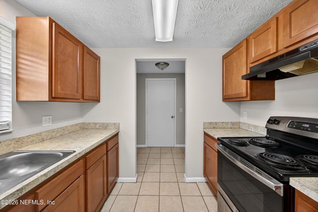 726 PERRYMAN Lane W, Jacksonville, FL 32221