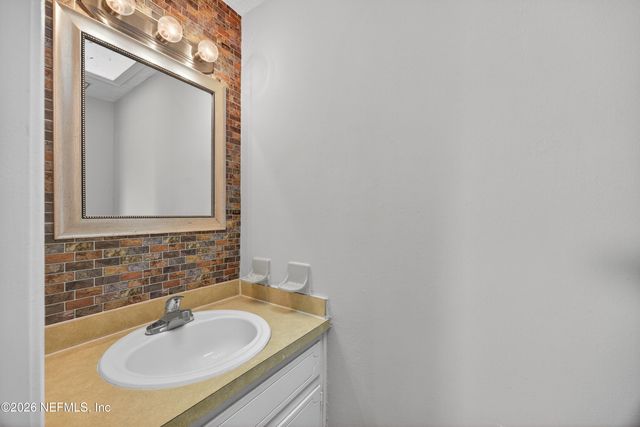 726 PERRYMAN Lane W, Jacksonville, FL 32221