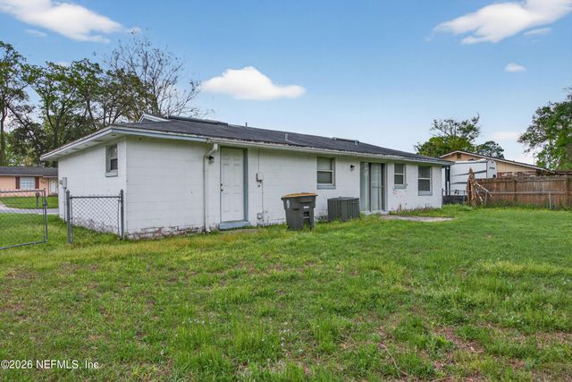 726 PERRYMAN Lane W, Jacksonville, FL 32221