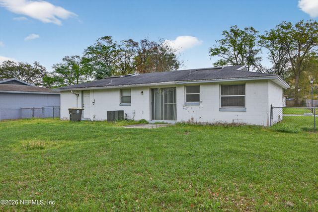 726 PERRYMAN Lane W, Jacksonville, FL 32221