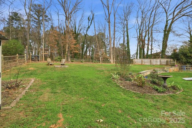 301 Chestnut Lane, Statesville, NC 28625