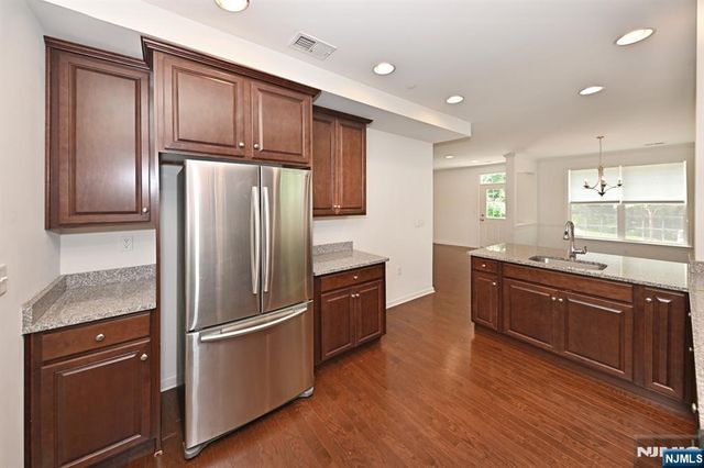 62 Autumn Way 69, Montvale, NJ 07645