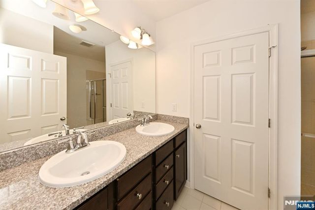 62 Autumn Way 69, Montvale, NJ 07645