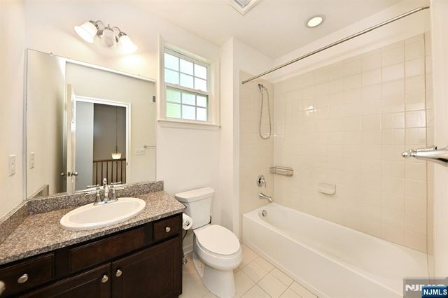 62 Autumn Way 69, Montvale, NJ 07645