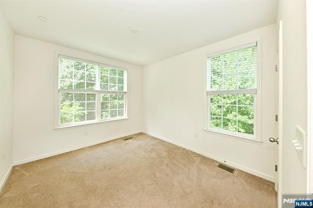 62 Autumn Way 69, Montvale, NJ 07645