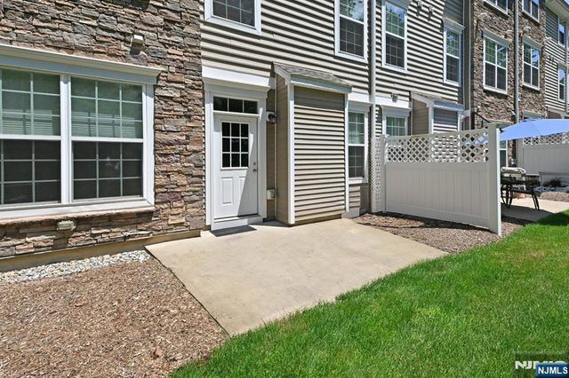 62 Autumn Way 69, Montvale, NJ 07645