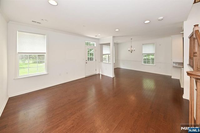 62 Autumn Way 69, Montvale, NJ 07645