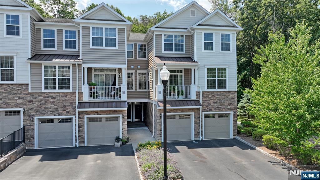 62 Autumn Way 69, Montvale, NJ 07645