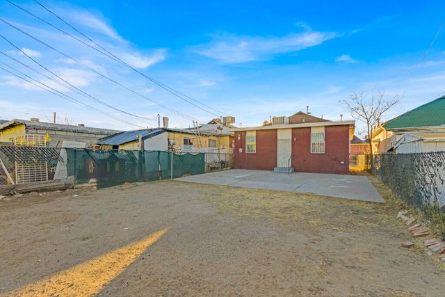 408 Nino Aguilera Street, El Paso, TX 79901