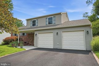 21 ALSCOT LN, Langhorne, PA 19047