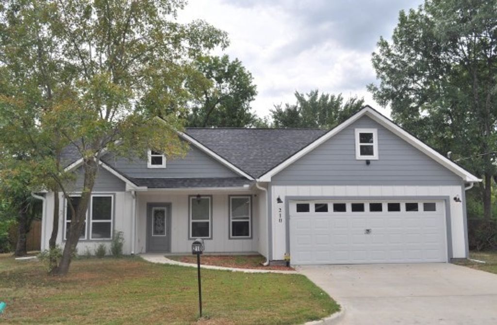 210 Calvert Street, Sulphur Springs, TX 75482