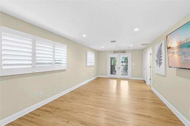 662 APALACHEE CIRCLE NE, St Petersburg, FL 33702