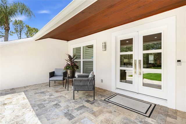 662 APALACHEE CIRCLE NE, St Petersburg, FL 33702