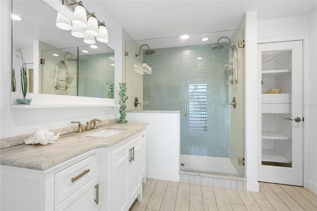 662 APALACHEE CIRCLE NE, St Petersburg, FL 33702