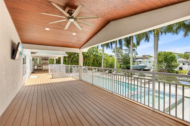 662 APALACHEE CIRCLE NE, St Petersburg, FL 33702
