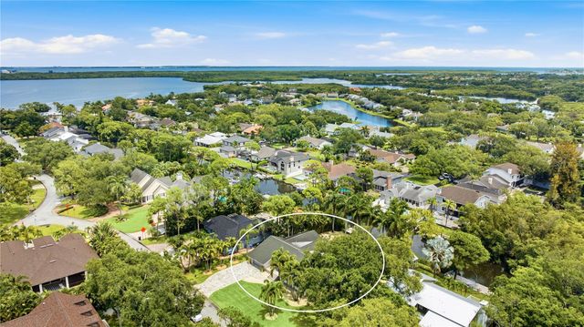 662 APALACHEE CIRCLE NE, St Petersburg, FL 33702