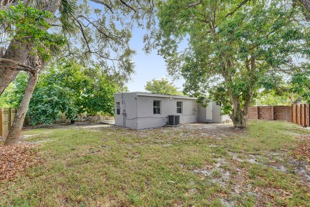 1628 NW 11TH Street, Fort Lauderdale, FL 33311
